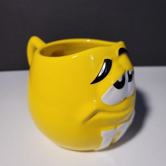 M M Collectable Coffee Mug Yellow 1997 Mars Candy M&M Mug - Picture 4 of 6